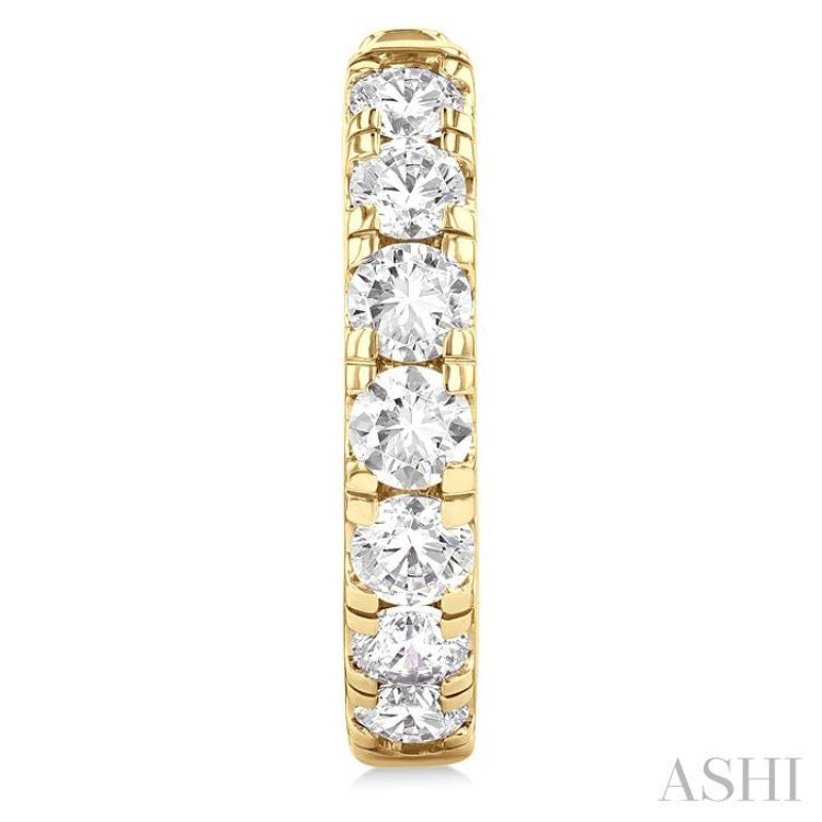 2 Ctw Round Cut Diamond Hoop Earrings in 14K Yellow Gold