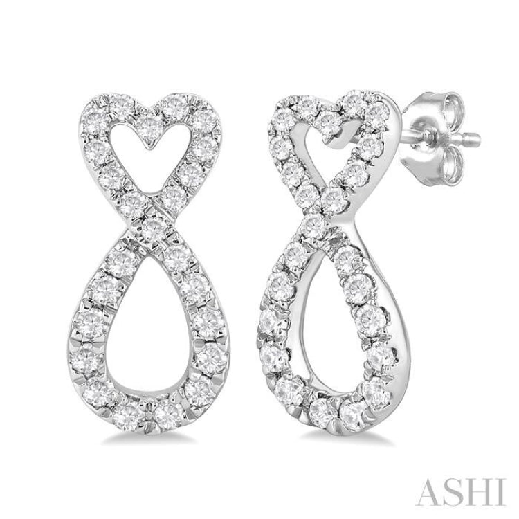 1/4 Ctw Infinity Heart Round Cut Diamond Fashion Earring in 10K White Gold