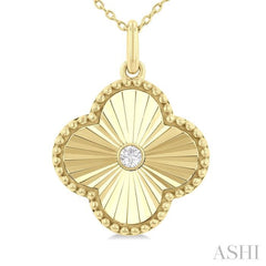 1/20 Ctw Clover Fluted Medallion Round Cut Diamond Pirouette Pendant With Chain in 10K Yellow Gold